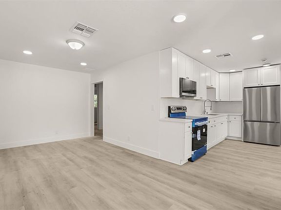 5th image of 127 Leon St