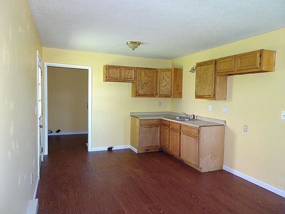 5th image of 606 Polk St