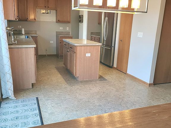 4th image of 260 Chatsworth Ave
