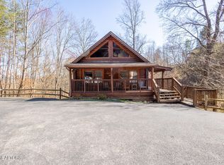 336 Big Bear Way, Pigeon Forge, TN 37863