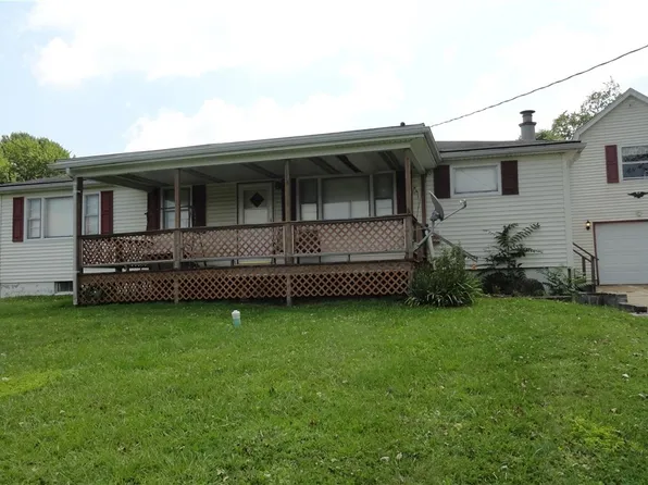 1788 Rolling Acres Rd, New Cumberland, WV 26047