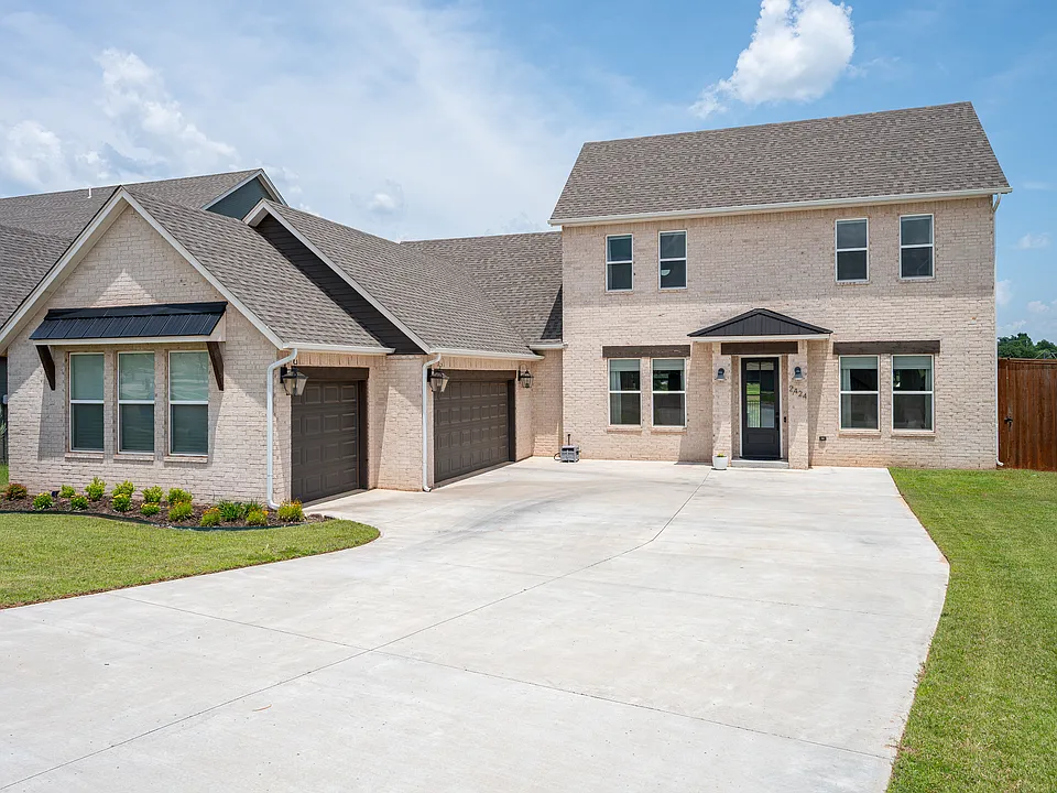 2424 Ridge Pine Rd