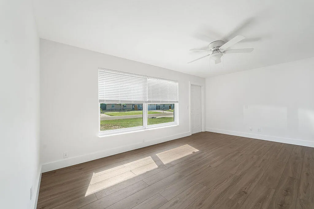 4 bed, 2.0 bath, 1442 sqft, $3,100 — Photo 4