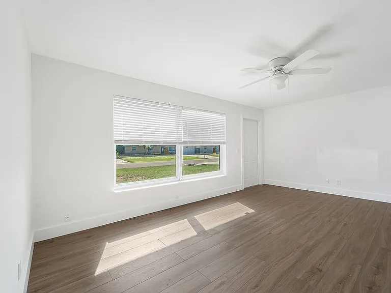 4317 Birdwood St — Photo 4