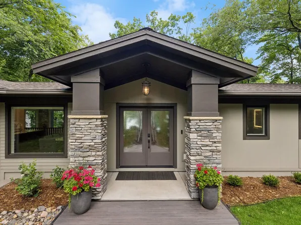 280 Cove Rd, Hudson, WI 54016
