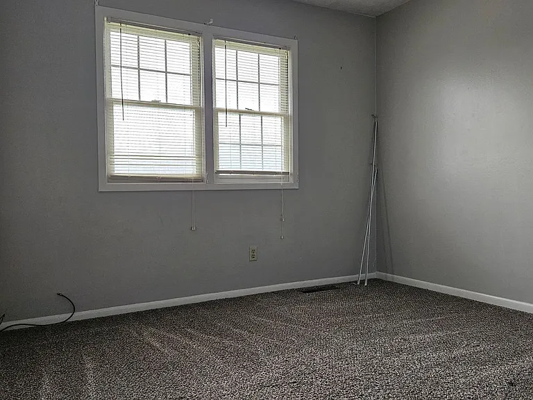 1252 Colonial Dr — Photo 15