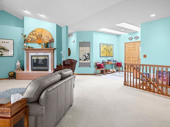 5th image of 5082 Glacier Way