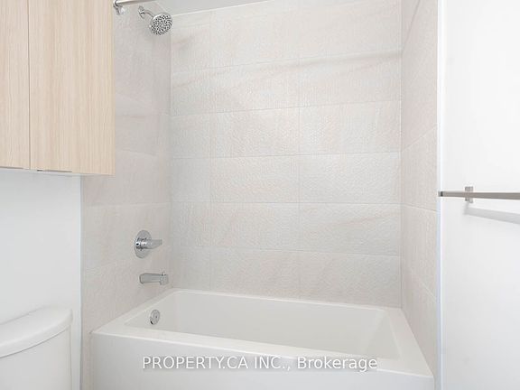 2nd image of 5105 Hurontario St #1406