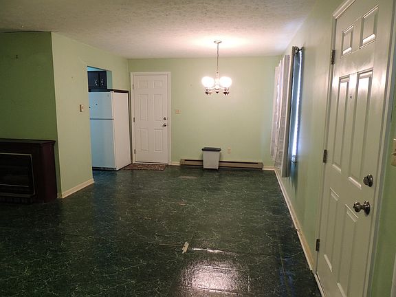5th image of 105 Cedarwood Dr