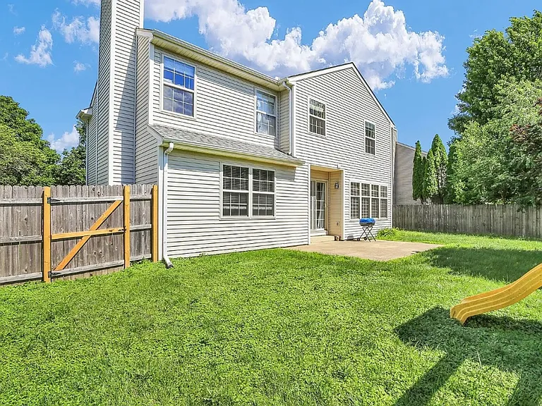 709 Indigo Dr — Photo 32
