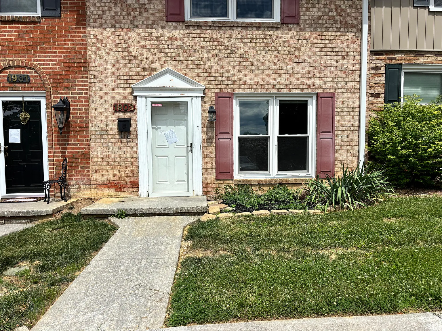 2 bed, 1.5 bath, 1178 sqft, $1,500 — Photo 2