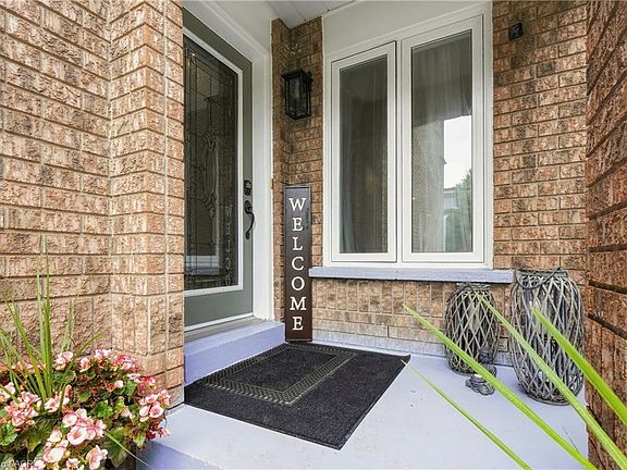 3rd image of 11 Wakefield Ln