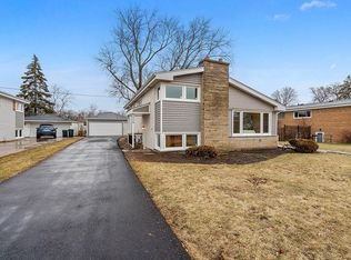 2528 Bel Air Dr, Glenview, IL