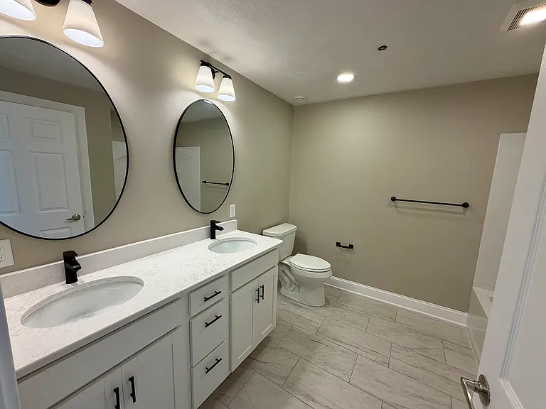347-355 Main St #7 — Photo 5