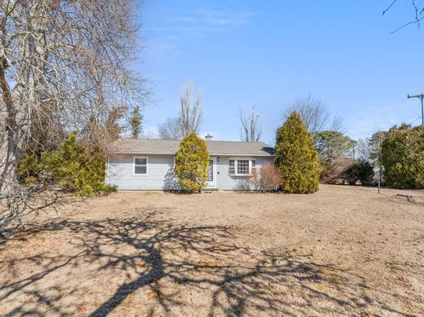 17 Corte Real Ave, East Falmouth, MA 02536