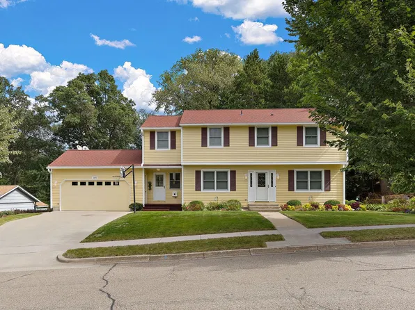 1575 Woodland Dr, Red Wing, MN 55066