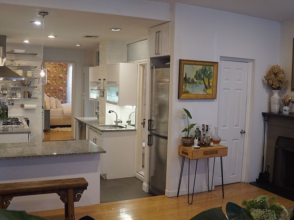 1st image of 131 E 15th St APT 5N