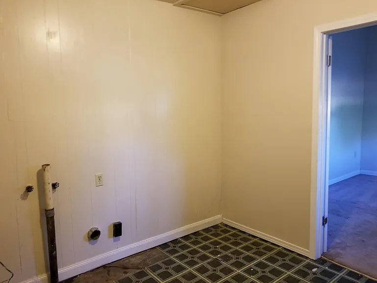 1617 NW Lincoln Ave — Photo 5
