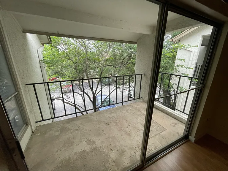 6910 Hart Ln #311 — Photo 9