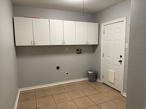 4th image of 1405 Croquet Dr