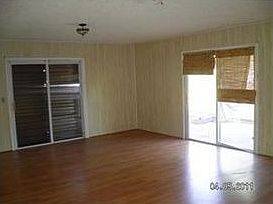 3rd image of 1092 SE Preston Ln