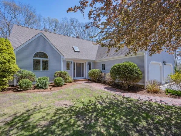 98 Whistleberry Drive, Marstons Mills, MA 02648