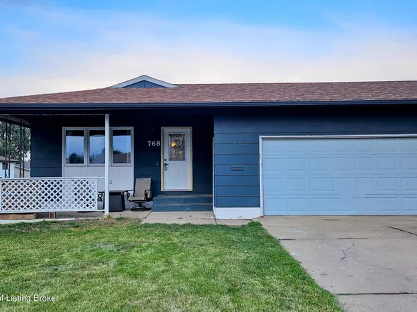 768 4th Ave E, Dickinson, ND 58601