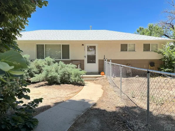 1701 Iroquois Rd, Pueblo, CO 81001