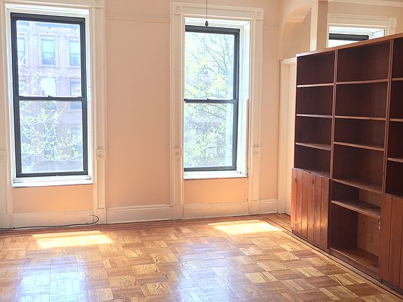 3rd image of 503 Willoughby Ave #2