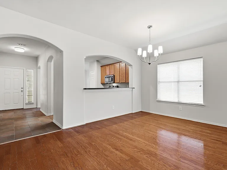 4504 Leeds Dr — Photo 8