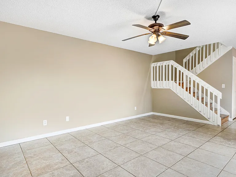 2111 Vista Oaks Cir NE — Photo 8