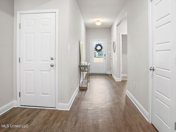 2nd image of 5374 Leeds Ln