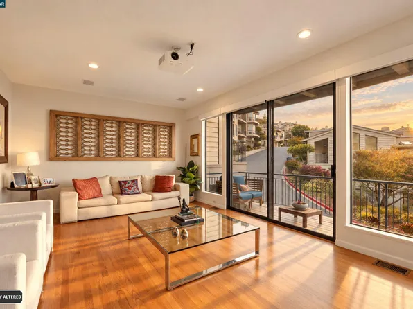 5 Schooner Hl, Oakland, CA 94618