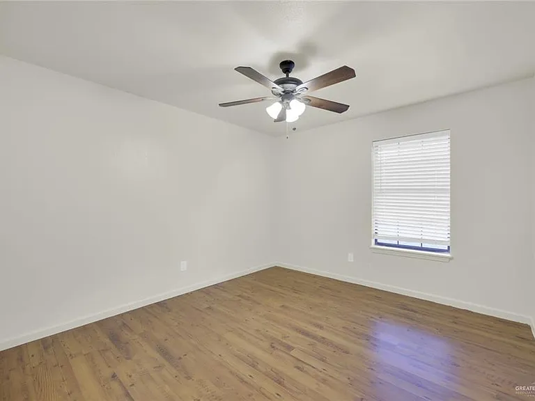 2039 W Umar Ave — Photo 12