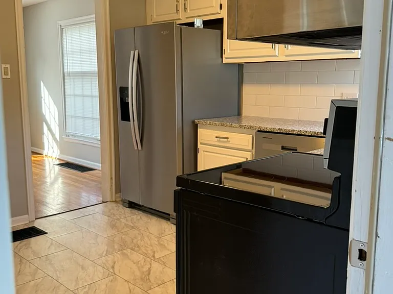 736 Chelsea Ave — Photo 13