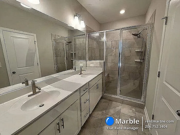 2565 Morehead St — Photo 13