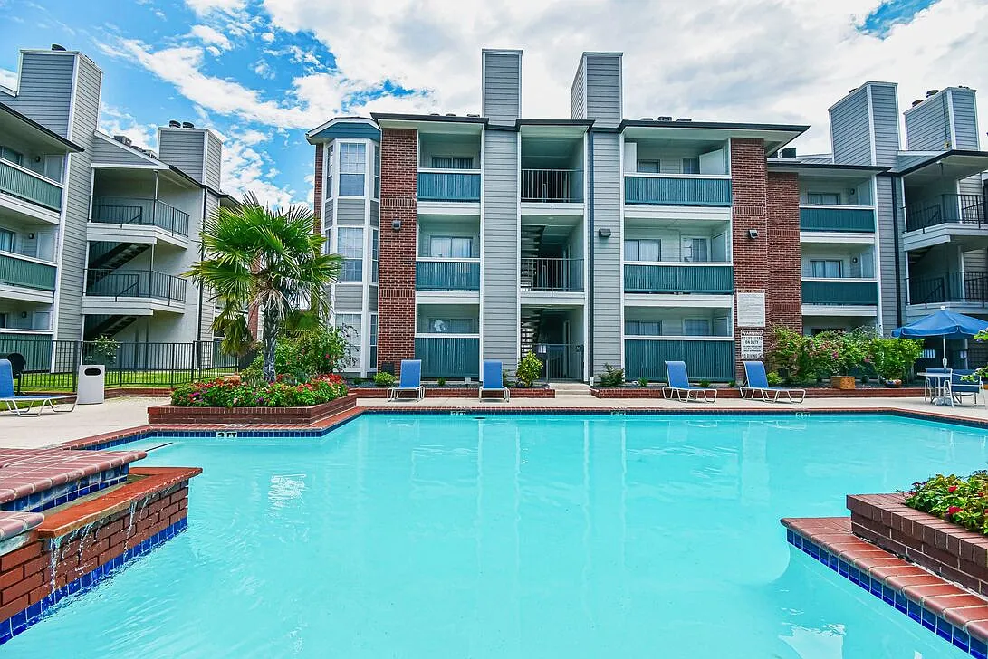Centerpoint Apartments — Photo 3