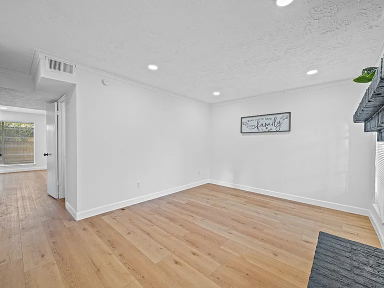 8726 Wilcrest Dr #8726 — Photo 5