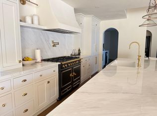 22960 Calvert St, Woodland Hills, CA 91367