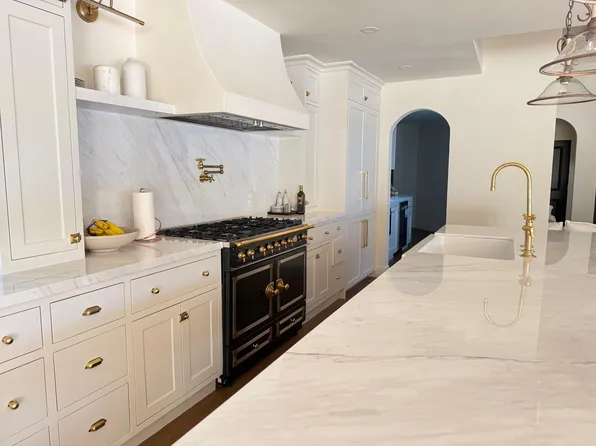 22960 Calvert St, Woodland Hills, CA 91367