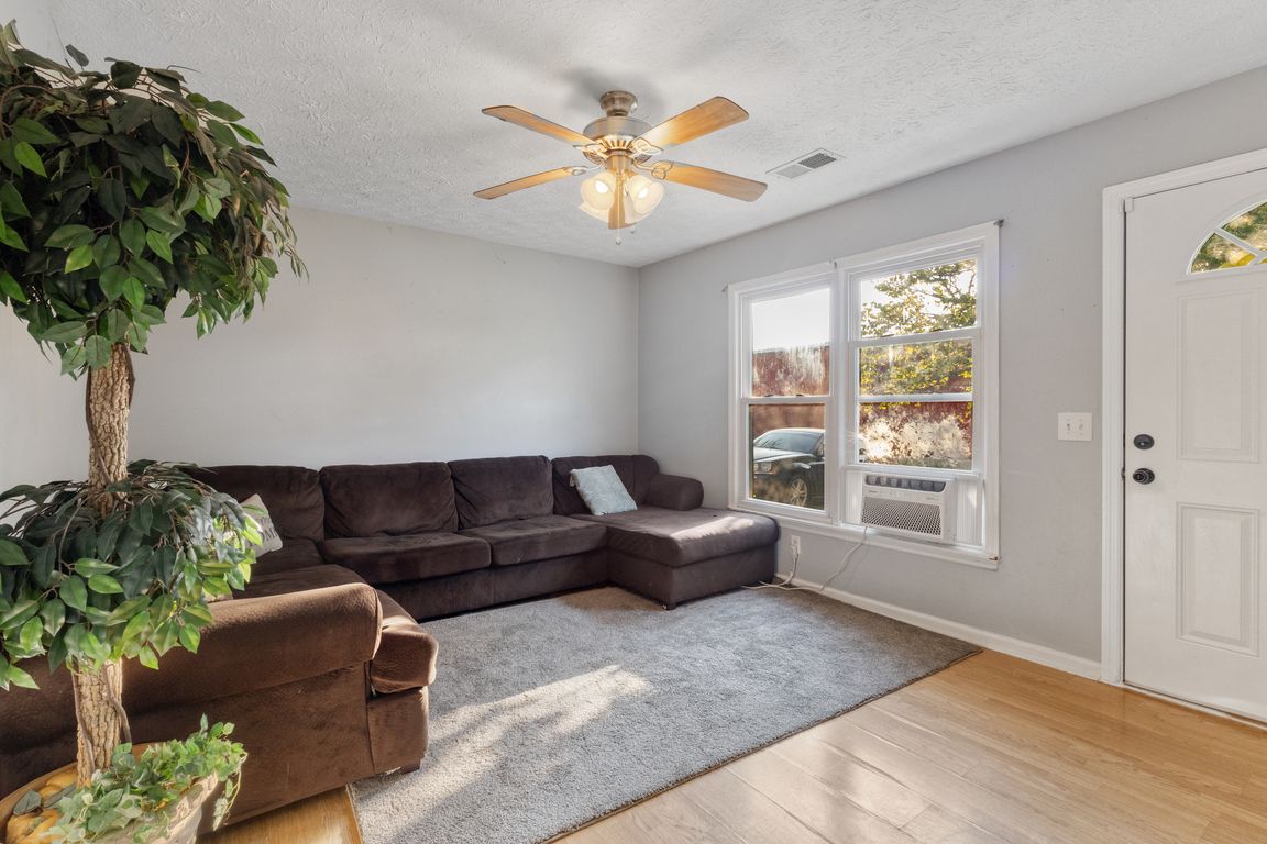 next background image