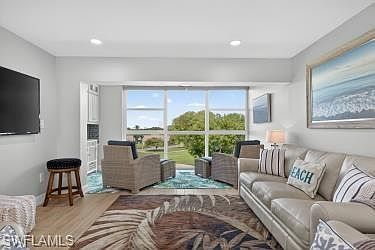 5th image of 6220 Augusta DR #408