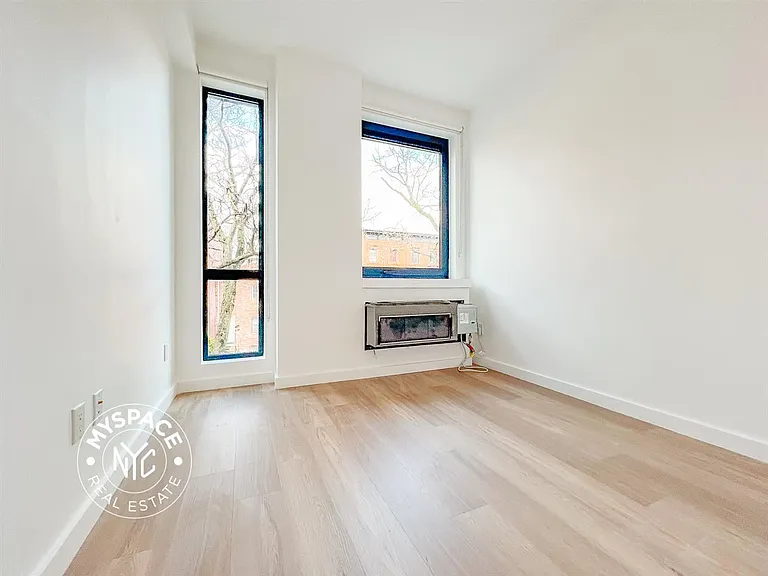 650 Madison St #4F — Photo 11