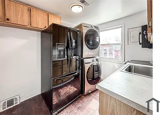 414 Avondale Rd — Photo 17