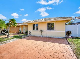 5911 SW 148th Pl, Miami, FL 33193