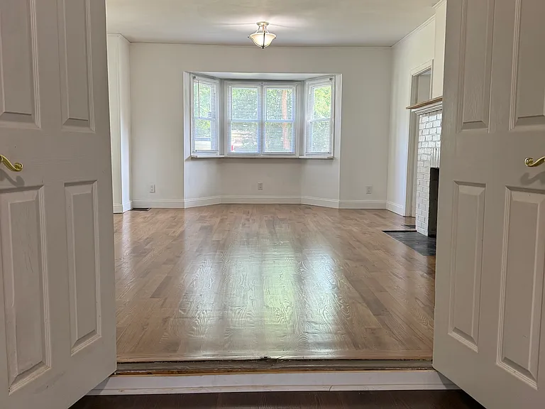 109 Buist Ave — Photo 4