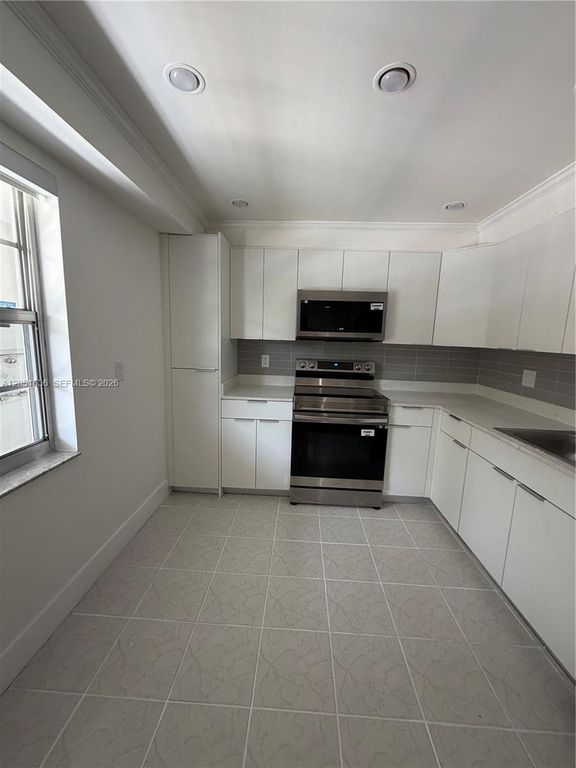 4007 N Cypress Dr APT 203, photo 2