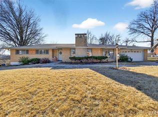 62 Harneywold Dr, Saint Louis, MO 63136