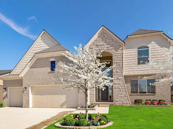 50574 Mistwood Dr, Macomb, MI 48042