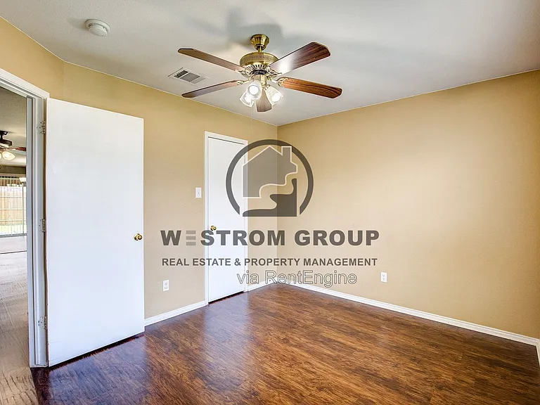 7000 Sylvan Meadows Dr — Photo 20